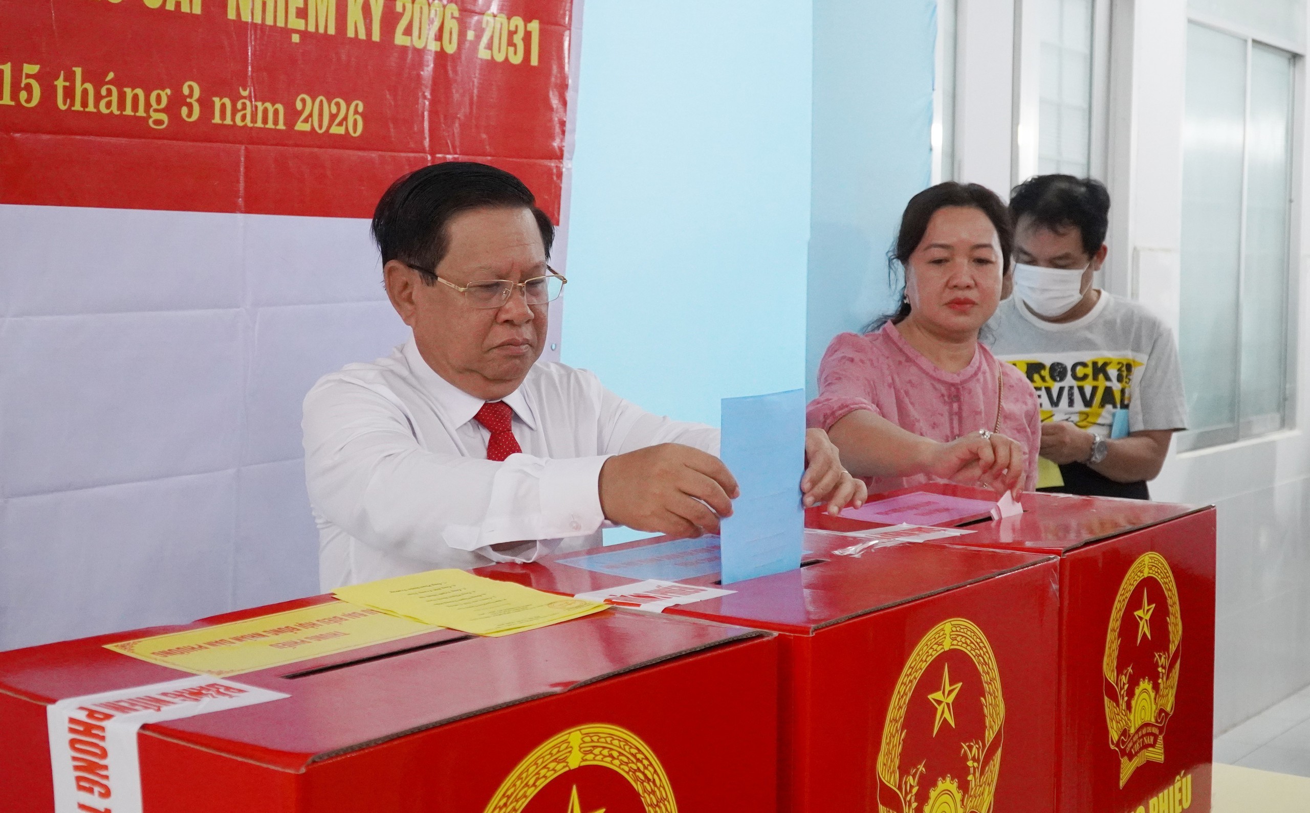 CẬP NHẬT: Cử tri 102 tuổi phấn khởi thực hiện quyền bầu cử - Ảnh 15.