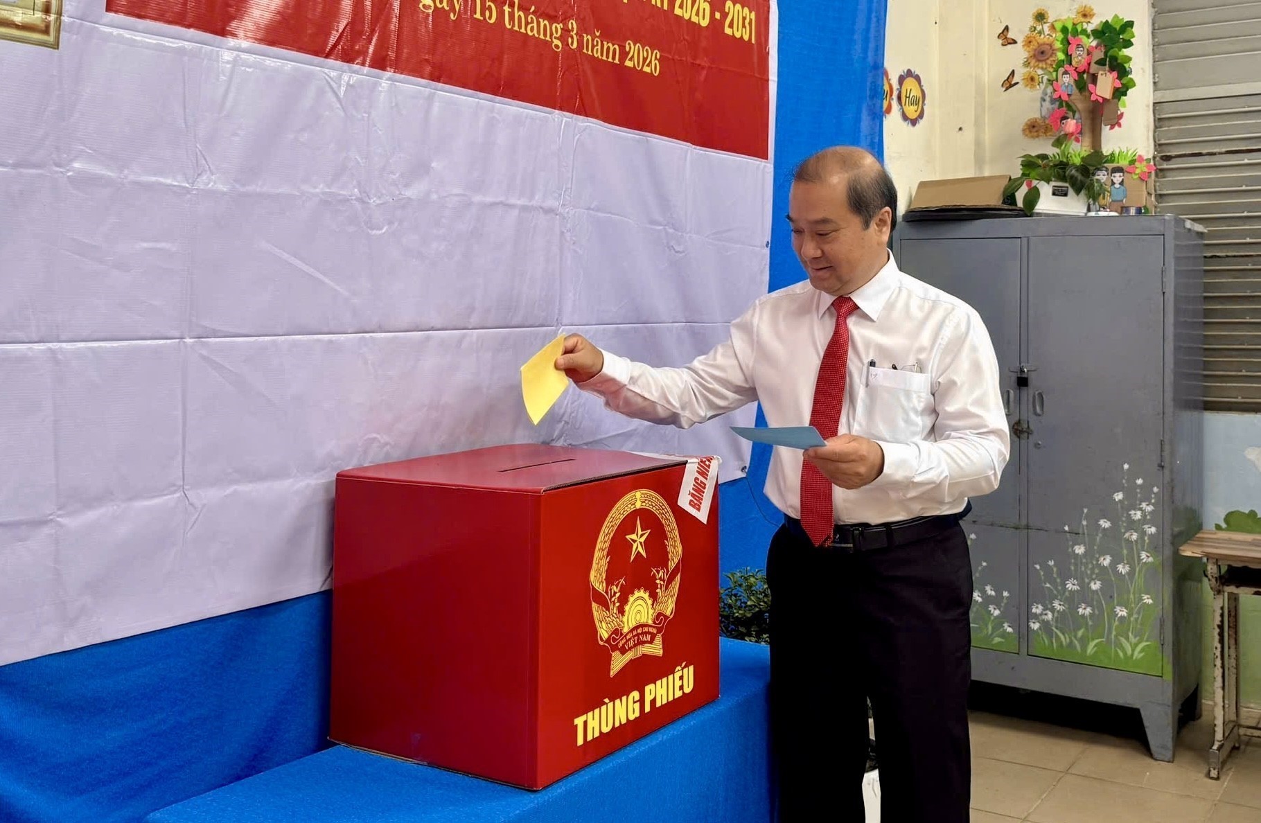 CẬP NHẬT: Cử tri 102 tuổi phấn khởi thực hiện quyền bầu cử - Ảnh 16.