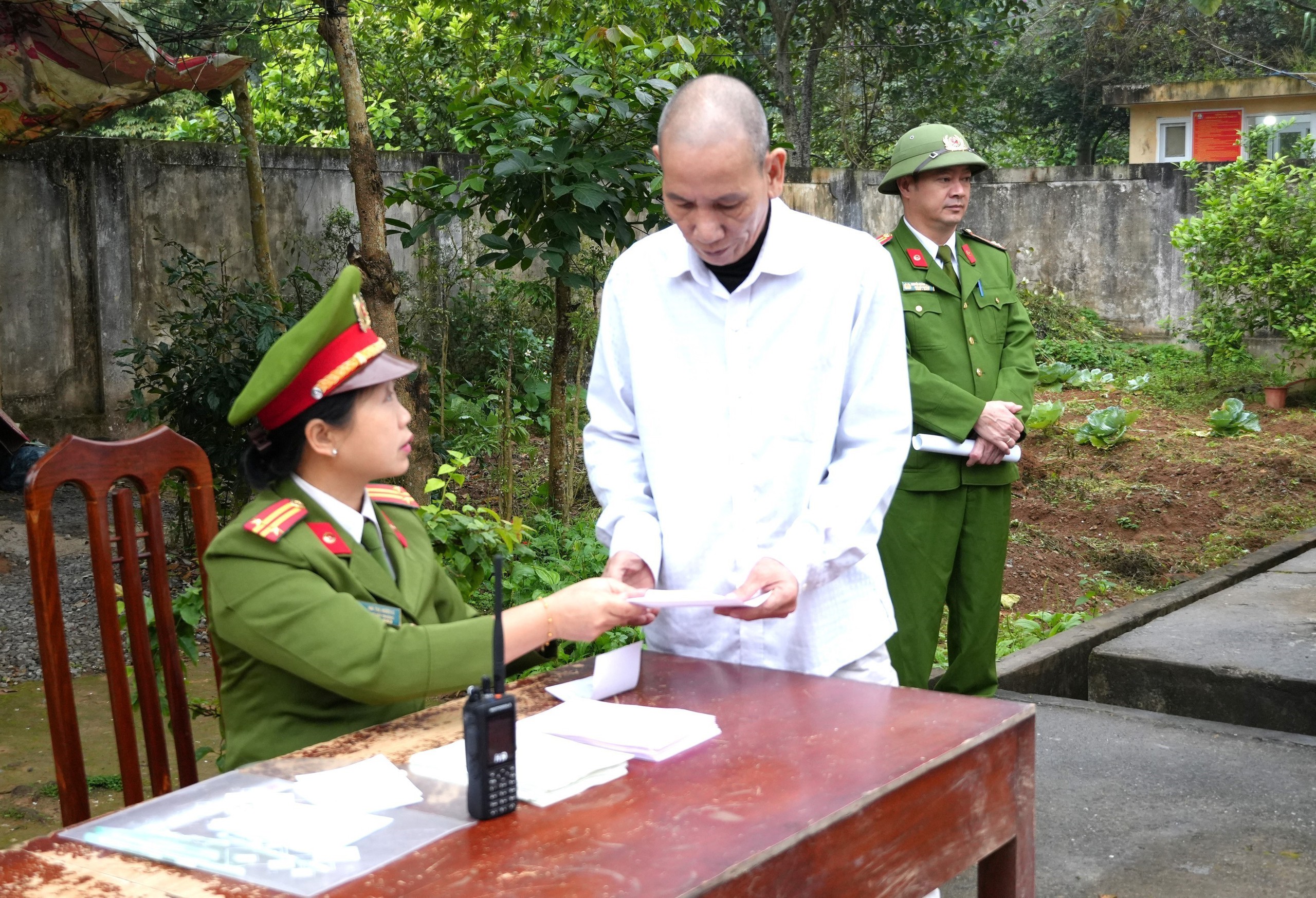 CẬP NHẬT: Những lá phiếu phía sau cánh cổng trại tạm giam - Ảnh 8.