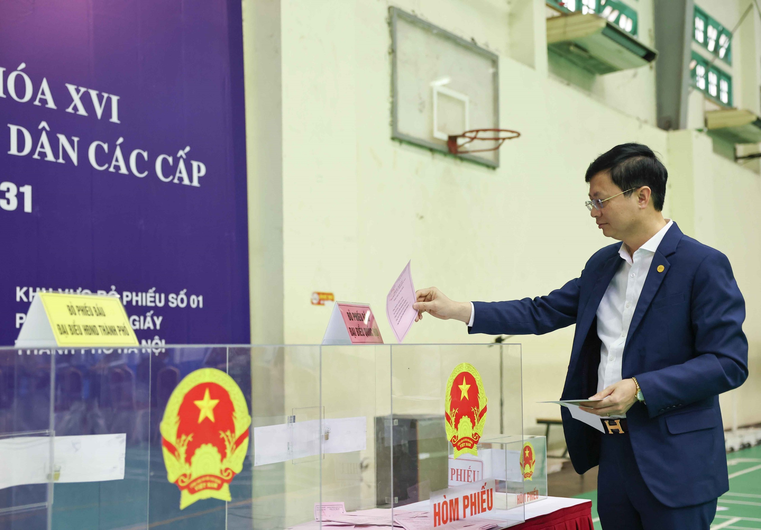 CẬP NHẬT: Sinh viên Trường Đại học Sư phạm Hà Nội hăng hái đi bầu cử - Ảnh 2.