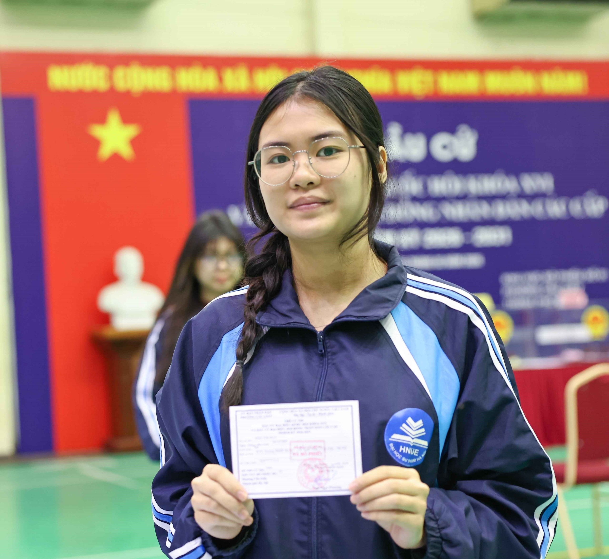 CẬP NHẬT: Sinh viên Trường Đại học Sư phạm Hà Nội hăng hái đi bầu cử - Ảnh 3.