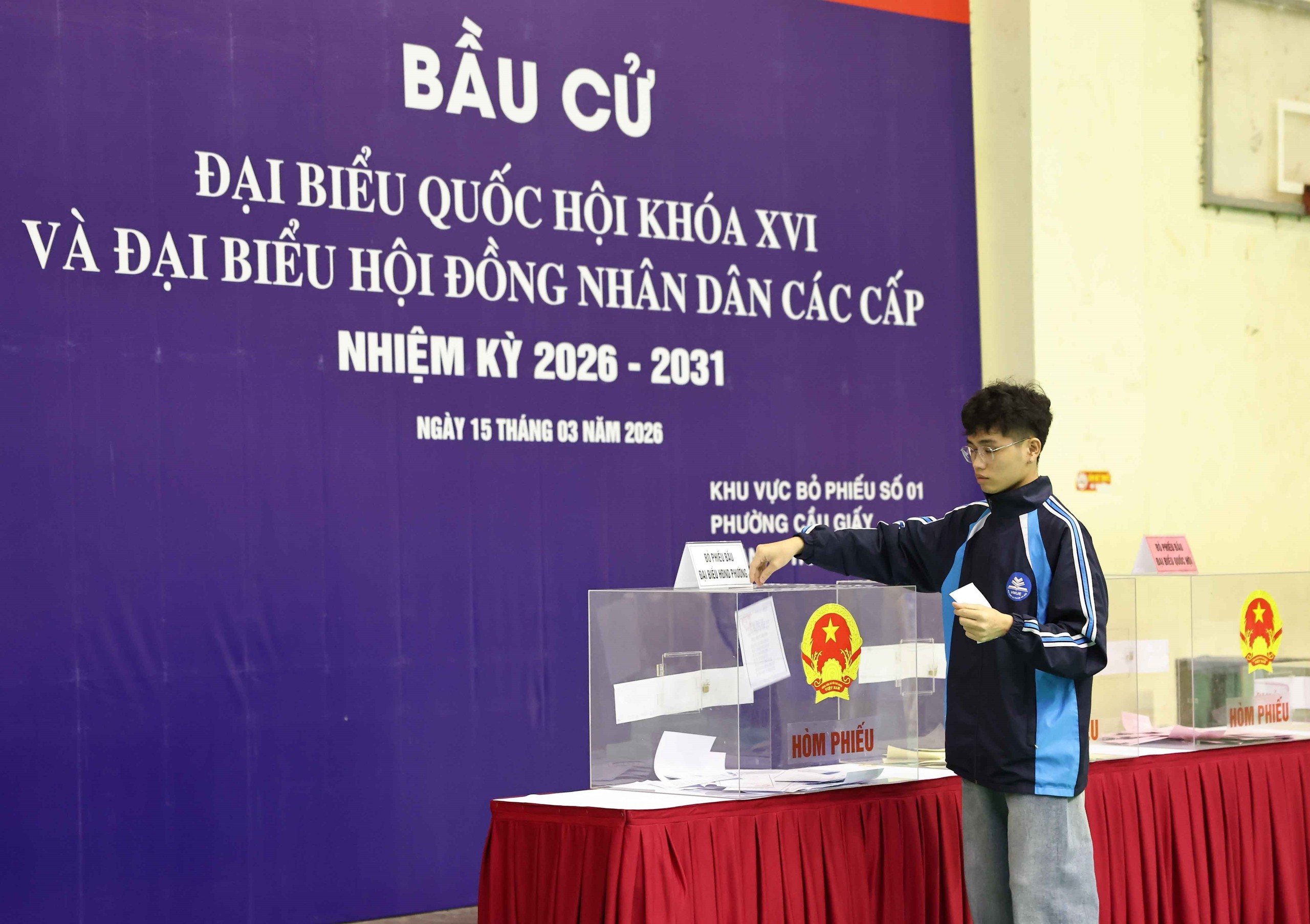 CẬP NHẬT: Sinh viên Trường Đại học Sư phạm Hà Nội hăng hái đi bầu cử - Ảnh 15.