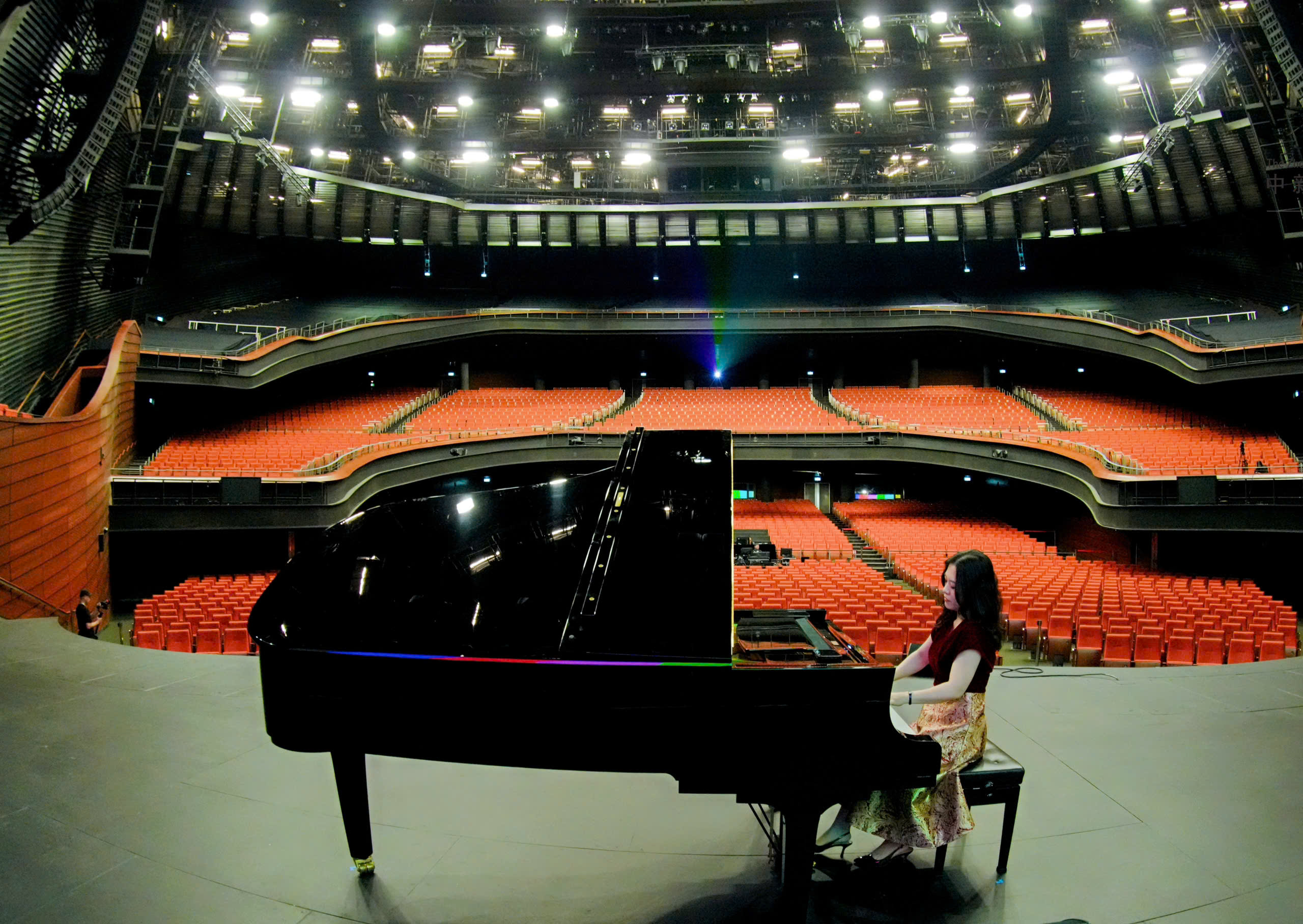 Nguyễn Lệ Thuyên Hà tại Nhà hát Ngôi sao - The Star Performing Arts Centre (Singapore)