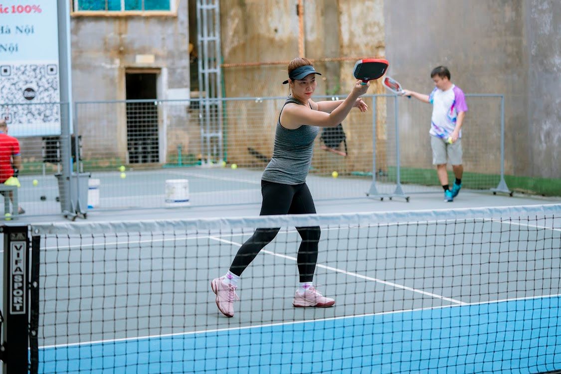 Cựu tuyển thủ quốc gia Bùi Kim Hà: Pickleball dễ chơi nhưng không dễ dãi - Ảnh 1. Cựu tuyển thủ quốc gia Bùi Kim Hà: Pickleball dễ chơi nhưng không dễ dãi - Ảnh 1.
