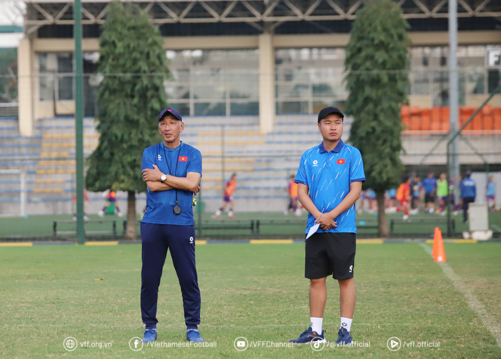 HLV Yutaka Ikeuchi lần đầu được giao nhiệm vụ dẫn dắt đội U19 Việt Nam