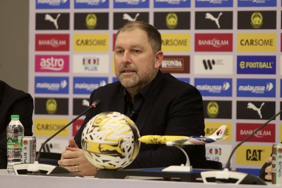 HLV của ĐT Malaysia bị yêu cầu từ chức sau khi ĐT Việt Nam được AFC xử thắng - Ảnh 2.