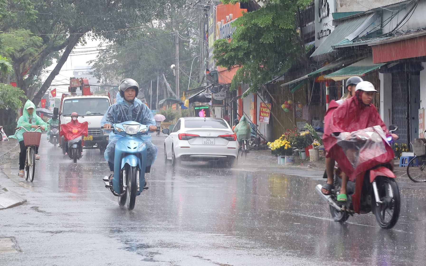 Dự báo thời tiết ngày 19/3: Một số khu vực mưa dông về chiều tối và đêm, đề phòng lốc sét, gió giật mạnh