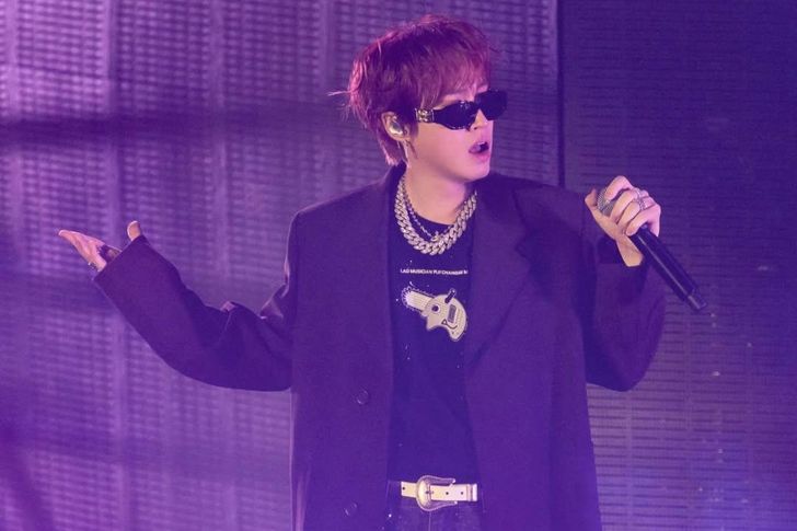 Tay vợt đỉnh cao, nhà văn bán chạy, đạo diễn Oscar... Ngôi sao khắp nơi đang nóng lòng chờ BTS tái xuất - Ảnh 9.