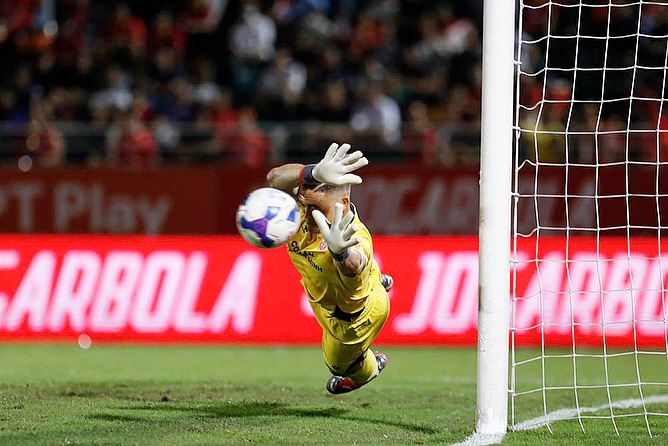 Thủ môn Lê Giang tự động viên bản thân - Ảnh 1.