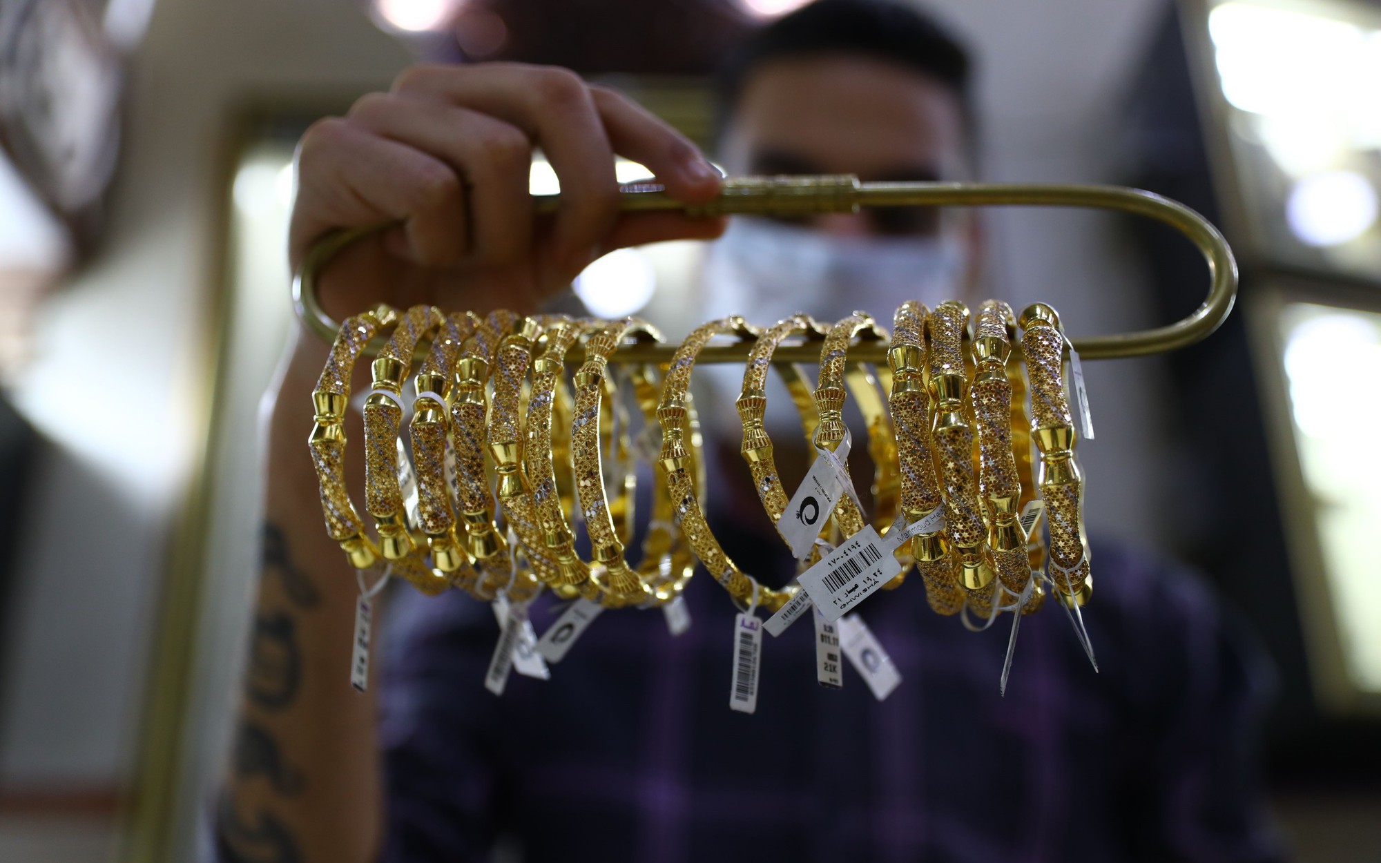 Giá vàng trong nước sáng 19/3 tuột mốc 180 triệu đồng/lượng sau quyết định của Fed