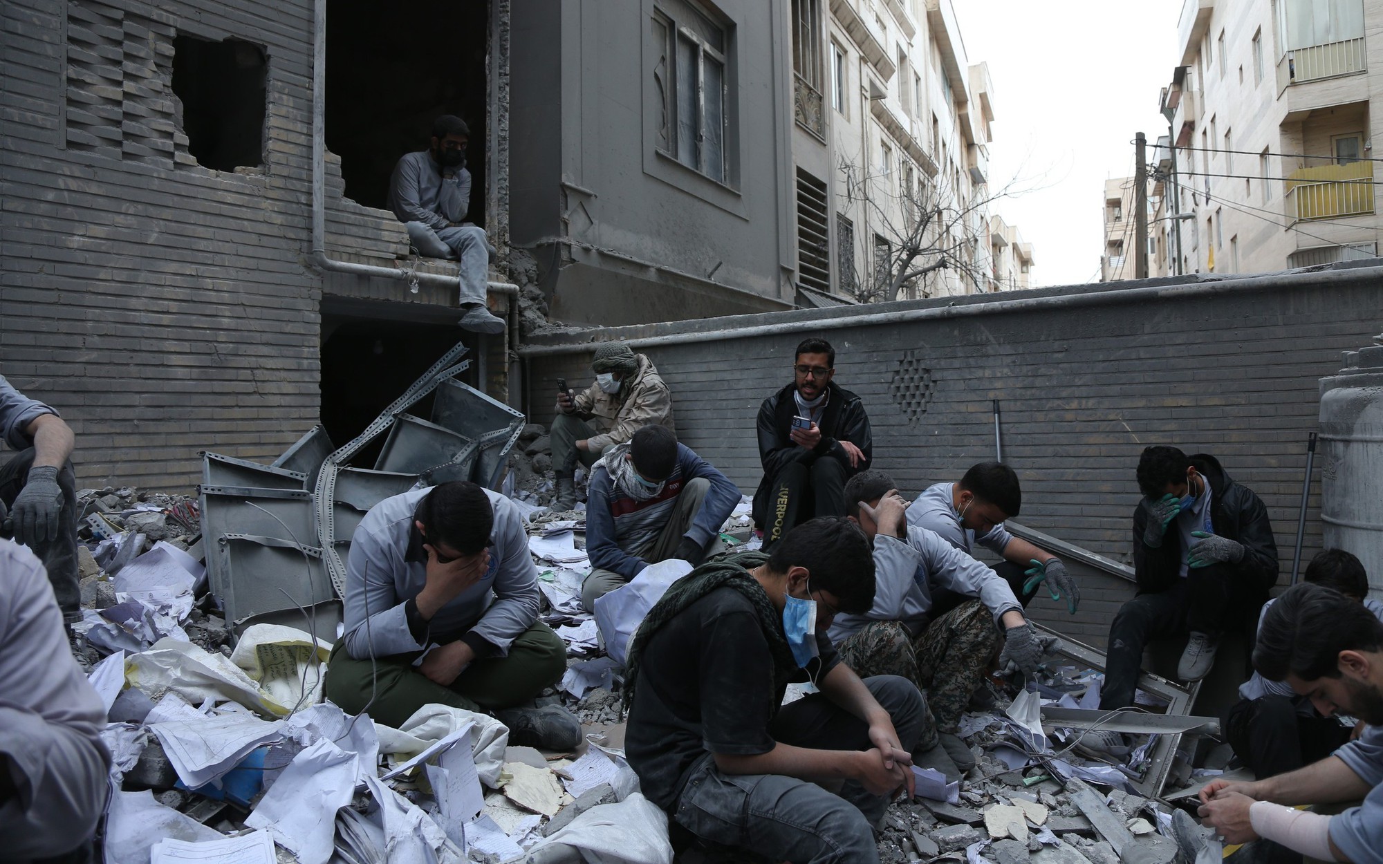 Xung đột tại Trung Đông: Thương vong tại Israel gia tăng, Đại sứ quán Việt Nam phát cảnh báo cộng đồng