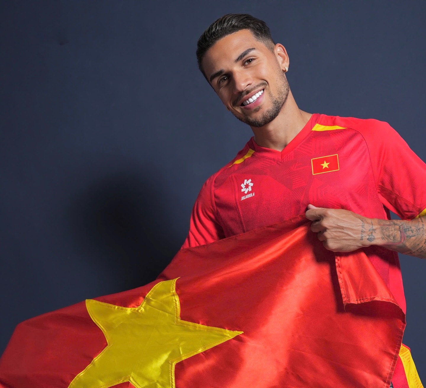 Đỗ Hoàng Hên: 'HLV Kim Sang Sik động viên tôi'