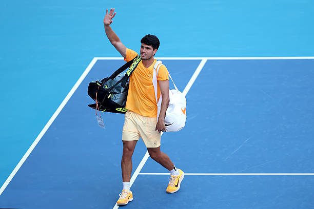 Carlos Alcaraz khép lại hành trình tại Miami Open sớm hơn kỳ vọng sau thất bại ở vòng ba trước Sebastian Korda