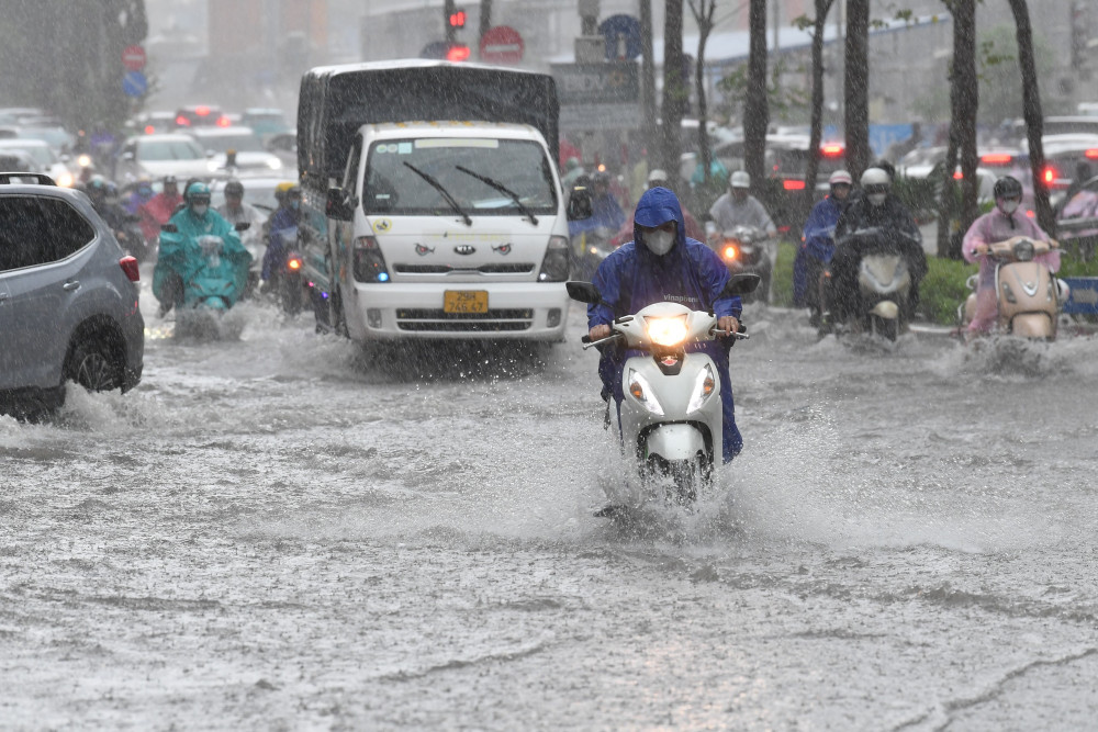 Dự báo thời tiết ngày 24/3: Trung Bộ mưa dông, cảnh báo thời tiết nguy hiểm - Ảnh 1.