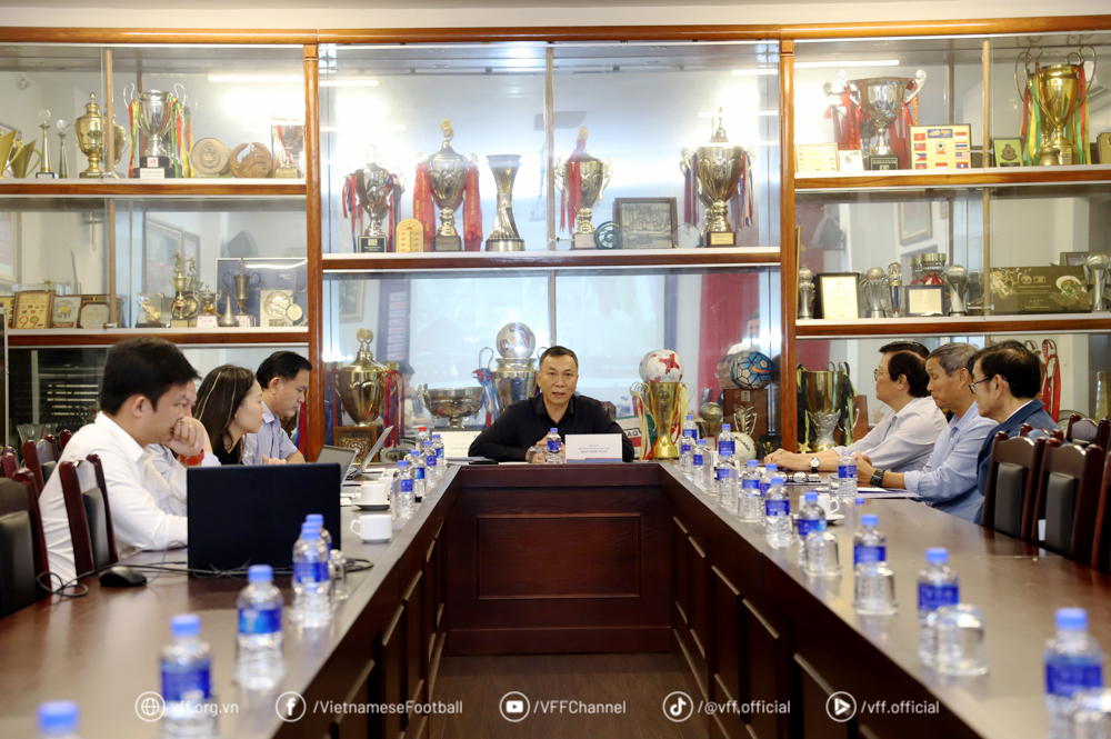 Tin nóng bóng đá Việt hôm nay 25/3: Trọng tài Hàn Quốc bắt trận Việt Nam gặp Malaysia; Tuyển thủ Bangladesh đá giải ngoại hạng Anh đến Việt Nam - Ảnh 3.