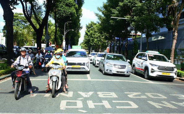 Dự báo thời tiết ngày 25/3: Tây Bắc, Nam Bộ nóng cục bộ, chiều tối mưa dông  - Ảnh 1.