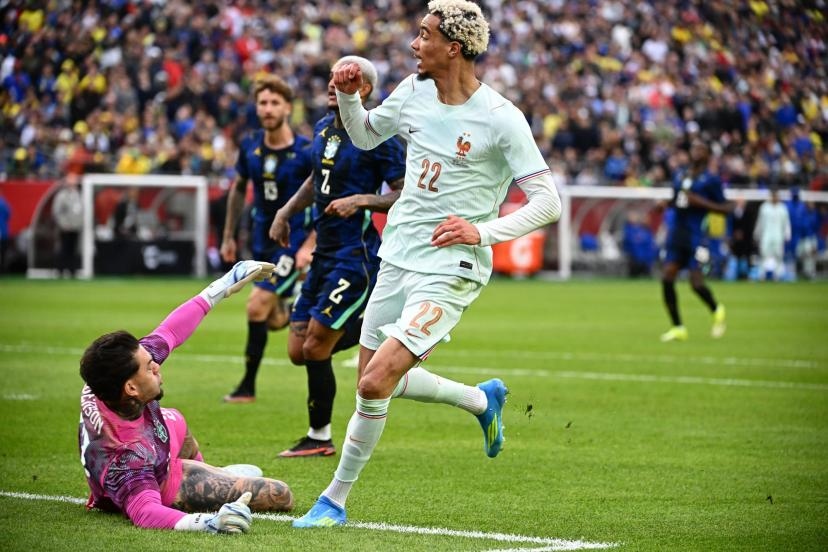 Kết quả bóng đá: Mbappe ghi bàn, ĐT Pháp đá thiếu người vẫn thắng Brazil - Ảnh 2. Kết quả bóng đá: Mbappe ghi bàn, ĐT Pháp đá thiếu người vẫn thắng Brazil - Ảnh 2.