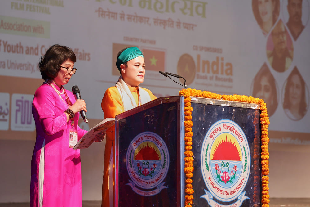 Nghệ sĩ Chu Bảo Quế và hành trình cùng Quan họ giành giải Xuất sắc tại LHP Quốc tế Haryana lần thứ 8 - Ảnh 3.