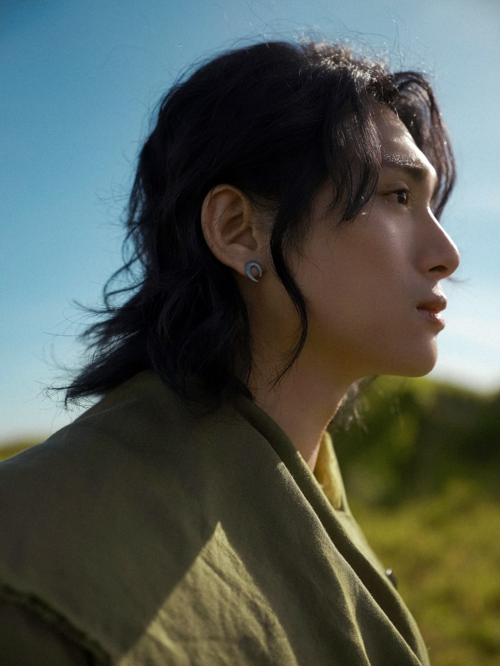 MV “hoá ra...” của GREY D: Khởi đầu âm nhạc mới bằng thế giới siêu thực - Ảnh 3. MV “hoá ra...” của GREY D: Khởi đầu âm nhạc mới bằng thế giới siêu thực - Ảnh 3.