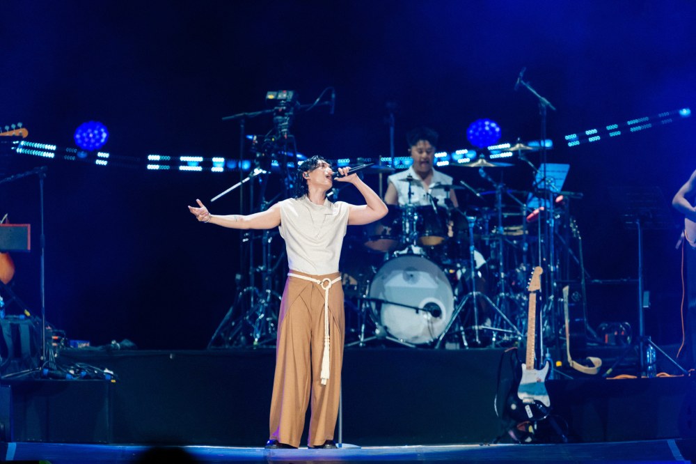 Concert "Xoay tròn" của Hoàng Dũng: Từ cát-xê 250 nghìn đồng đến đêm nhạc lớn nhất sự nghiệp - Ảnh 6.