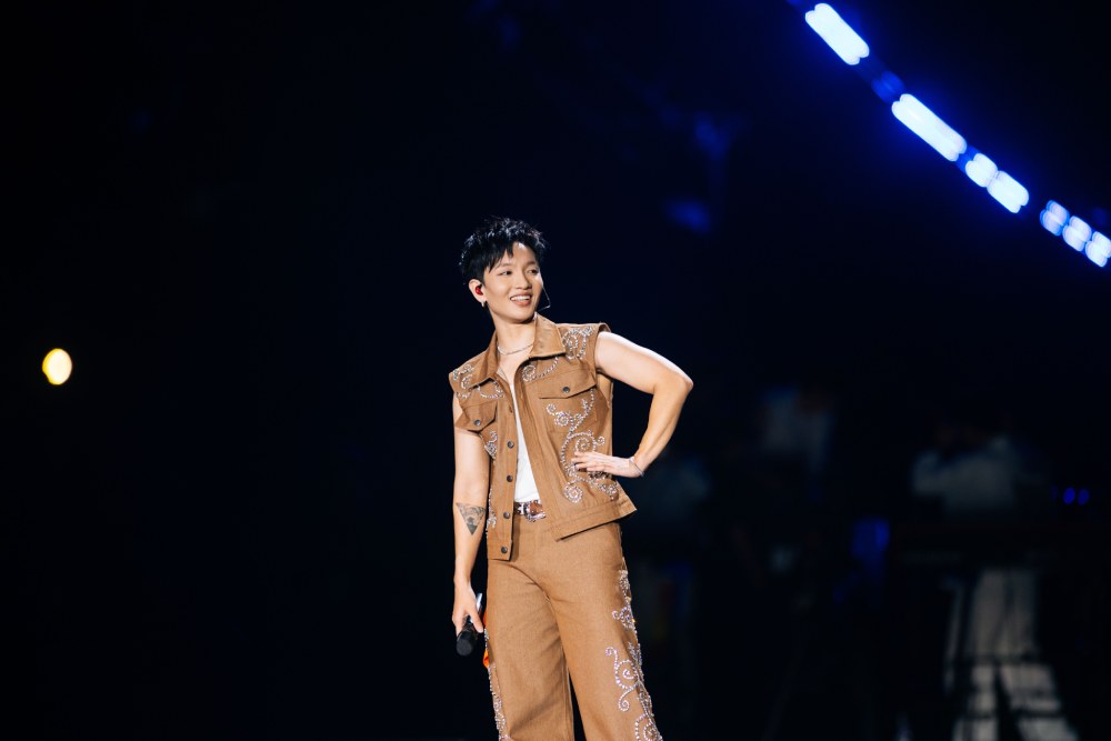 Concert "Xoay tròn" của Hoàng Dũng: Từ cát-xê 250 nghìn đồng đến đêm nhạc lớn nhất sự nghiệp - Ảnh 1.