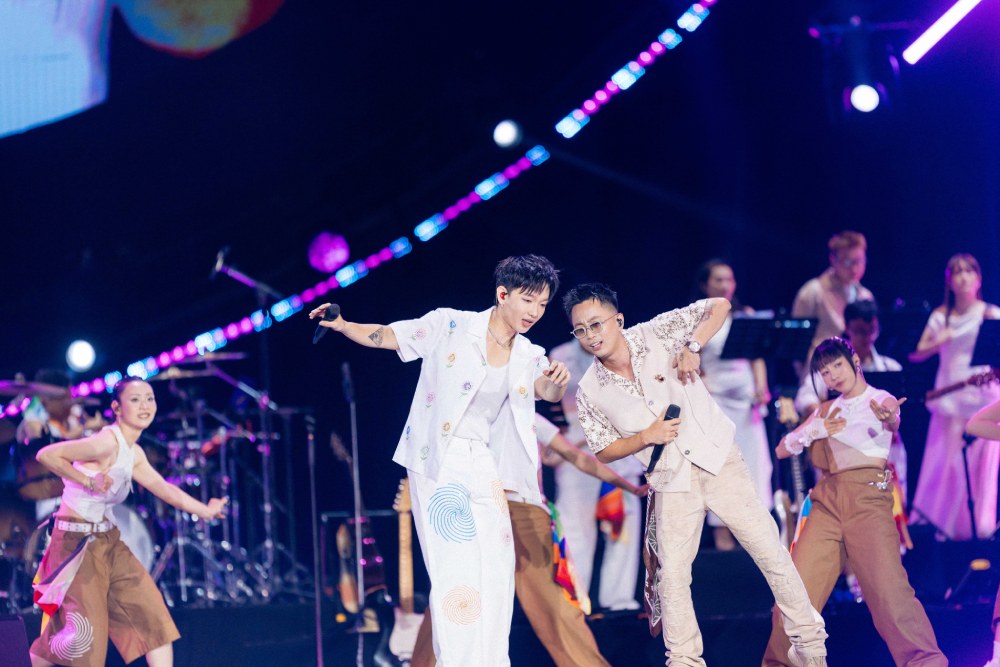 Concert "Xoay tròn" của Hoàng Dũng: Từ cát-xê 250 nghìn đồng đến đêm nhạc lớn nhất sự nghiệp - Ảnh 9.