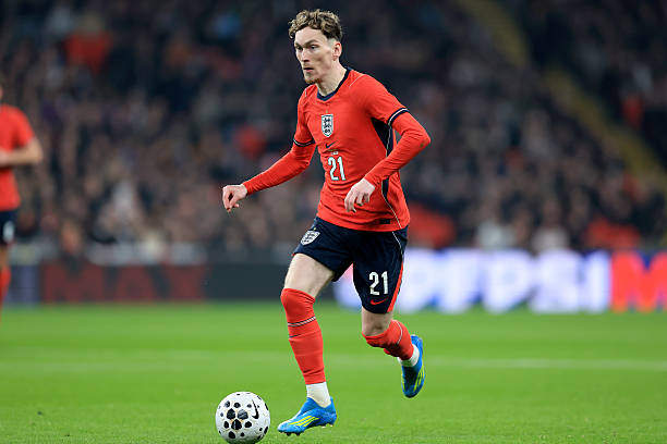 “Cậu ấy đang tiến bộ từng ngày và đã chơi rất tốt. Tôi khá chắc chắn rằng cậu ấy sẽ thể hiện tốt bởi cậu ấy sở hữu sự tự tin tự nhiên, thể lực sung mãn và khả năng thu hồi bóng ấn tượng", HLV Tuchel đánh giá về James Garner sau trận đấu của tuyển Anh với Uruguay “Cậu ấy đang tiến bộ từng ngày và đã chơi rất tốt. Tôi khá chắc chắn rằng cậu ấy sẽ thể hiện tốt bởi cậu ấy sở hữu sự tự tin tự nhiên, thể lực sung mãn và khả năng thu hồi bóng ấn tượng", HLV Tuchel đánh giá về James Garner sau trận đấu của tuyển Anh với Uruguay