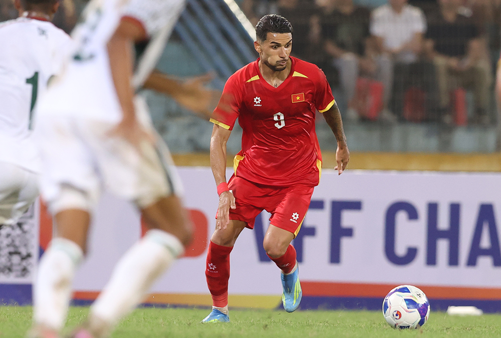 Bóng lăn trong tuần: Khi 3 “kèo trái” cùng xuất phát - Ảnh 1.