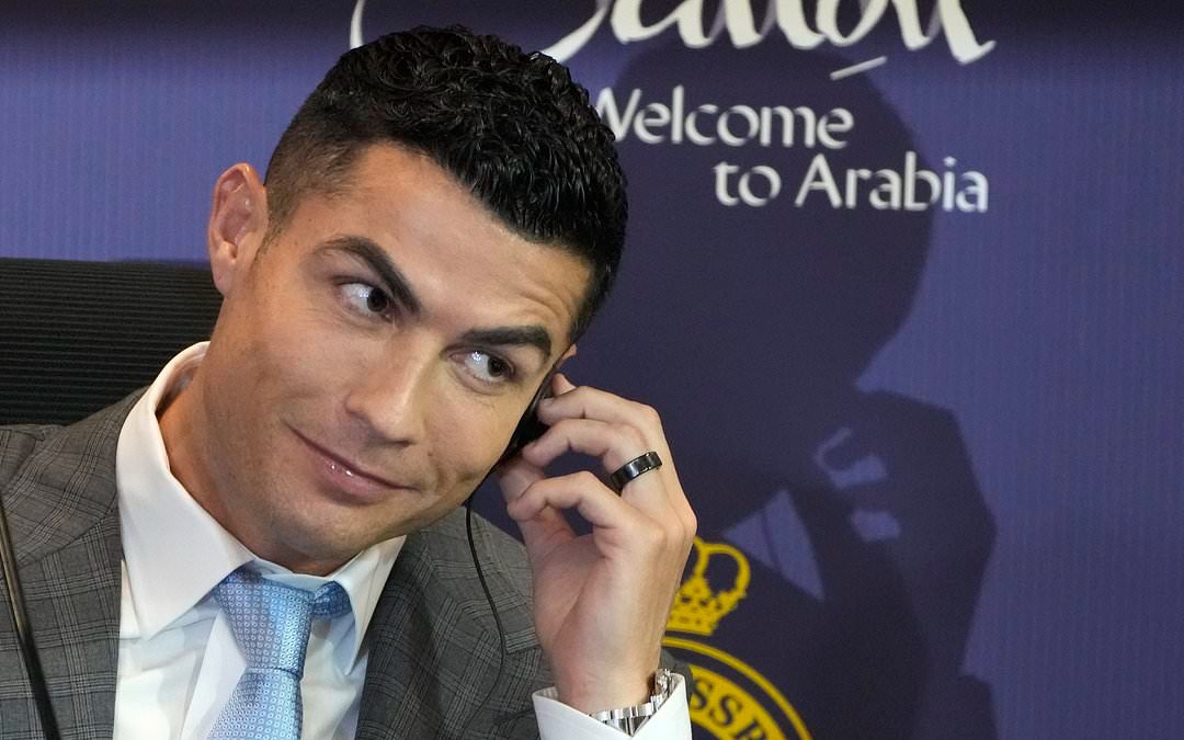 Chuyên cơ riêng của Ronaldo rời Saudi Arabia trong đêm