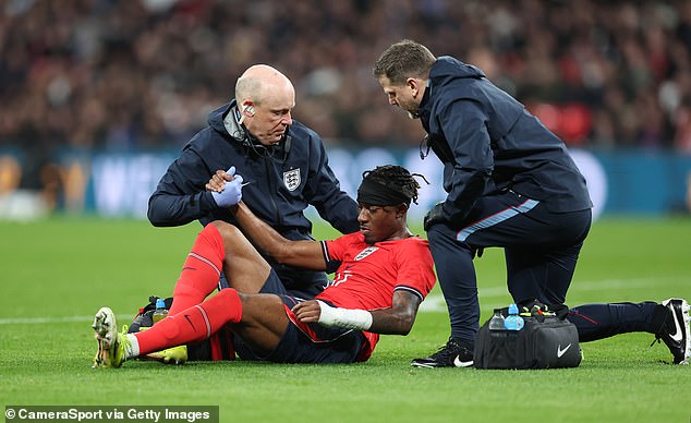 'Cả đội hình' Arsenal rút khỏi ĐTQG vì chấn thương, fan nghi là chiến lược cho cuộc đua vô địch - Ảnh 1.