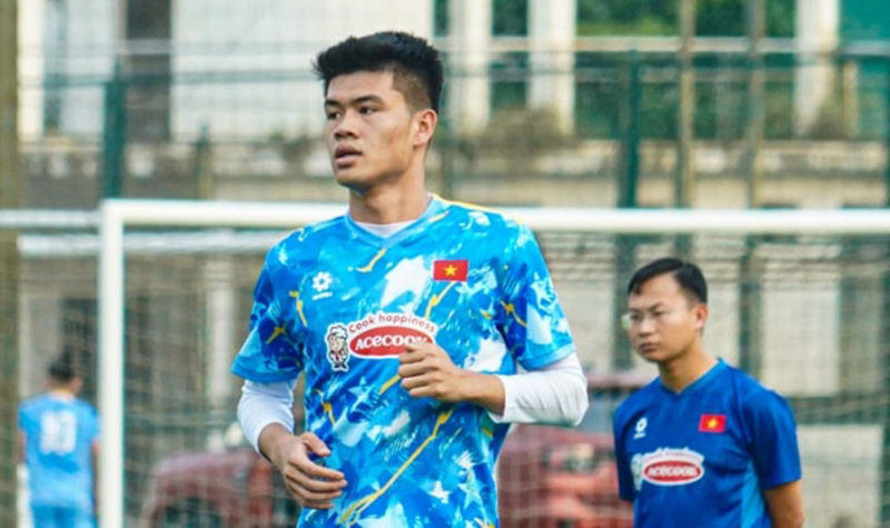 Trung vệ 1m95 của U23 Việt Nam lỡ hẹn đấu U23 Trung Quốc vì sự cố bất ngờ - Ảnh 1.