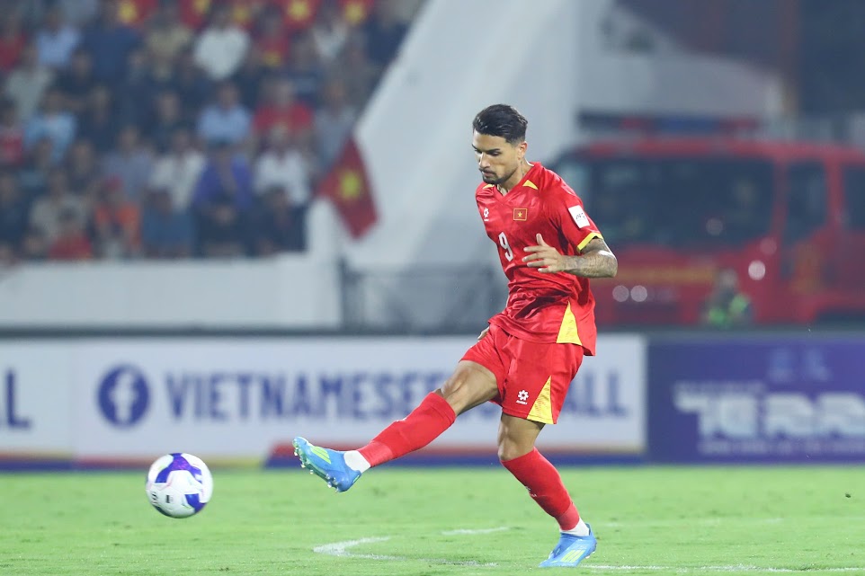 Hoàng Hên gây ấn tượng mạnh trong chiến thắng 3-1 của tuyển Việt Nam trước Malaysia. Ảnh: Hoàng Linh Hoàng Hên gây ấn tượng mạnh trong chiến thắng 3-1 của tuyển Việt Nam trước Malaysia. Ảnh: Hoàng Linh