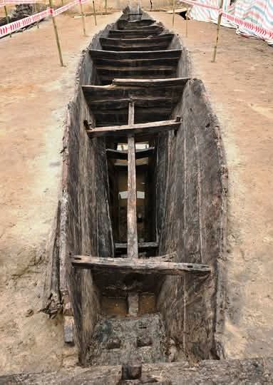 Nhìn lại 1 năm phát hiện cặp thuyền gỗ trên sông Dâu cổ - Ảnh 1.