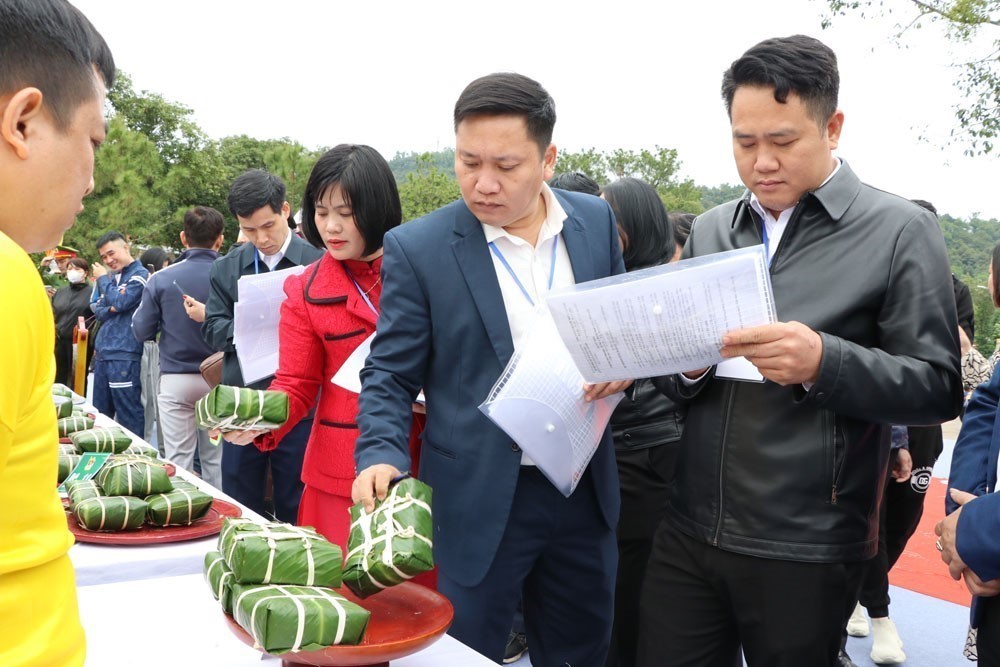 Sôi nổi hội thi bánh chưng, bánh giầy - Ảnh 5.