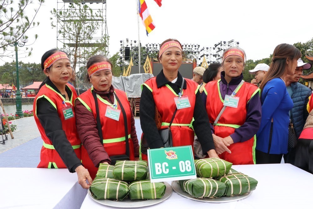 Sôi nổi hội thi bánh chưng, bánh giầy - Ảnh 3.