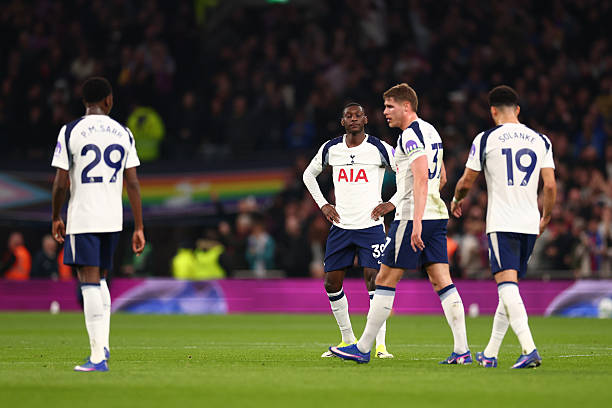 Tottenham Hotspur tiếp tục sa sút nghiêm trọng tại Premier League. Sau thất bại 1-3 trước Crystal Palace, cựu tiền đạo đội tuyển Anh Peter Crouch thẳng thắn nhận định rằng Spurs hiện là đội bóng tệ nhất giải đấu nếu xét về phong độ