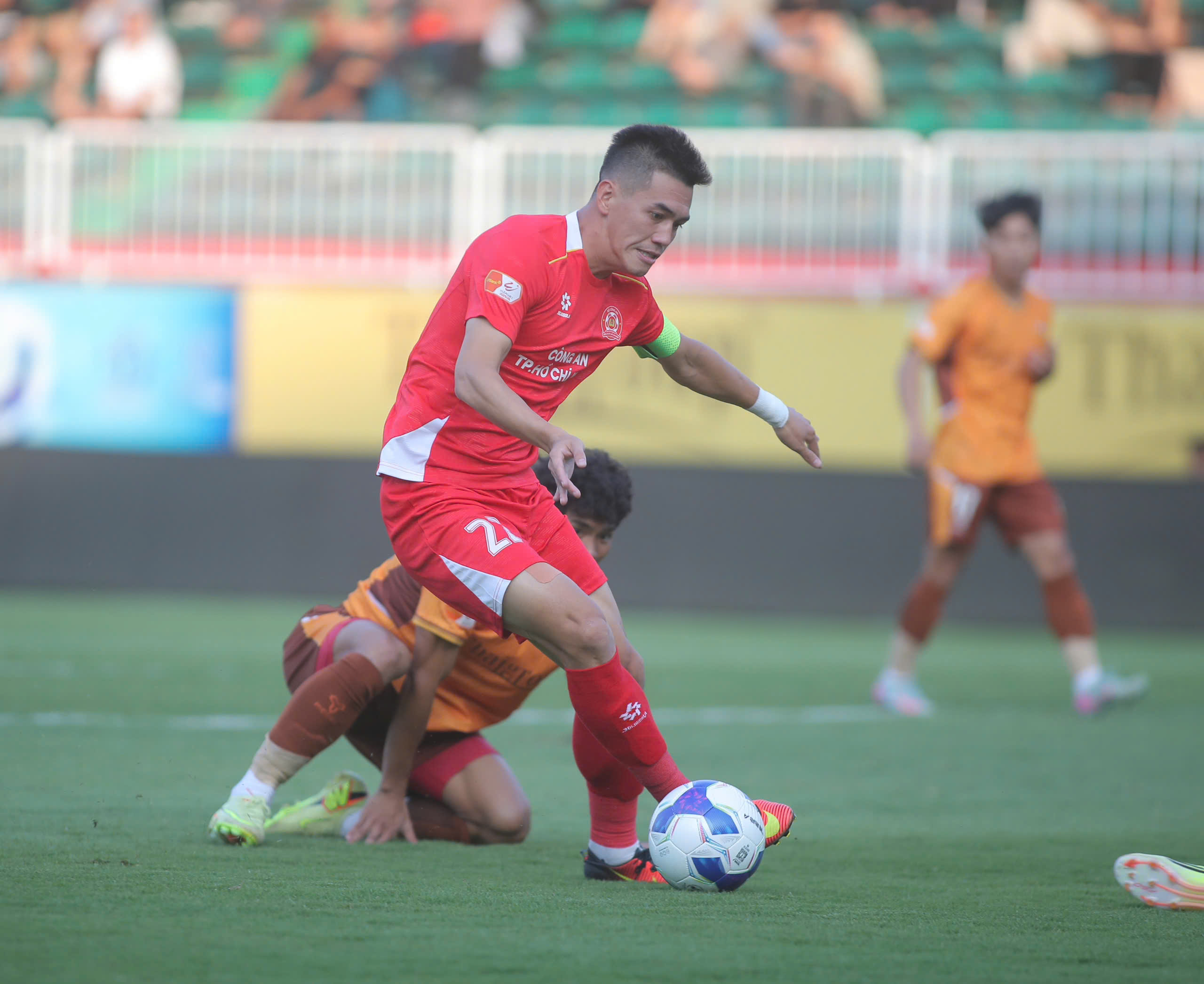 Tiến Linh 'v&ocirc; duy&ecirc;n' tại V-League