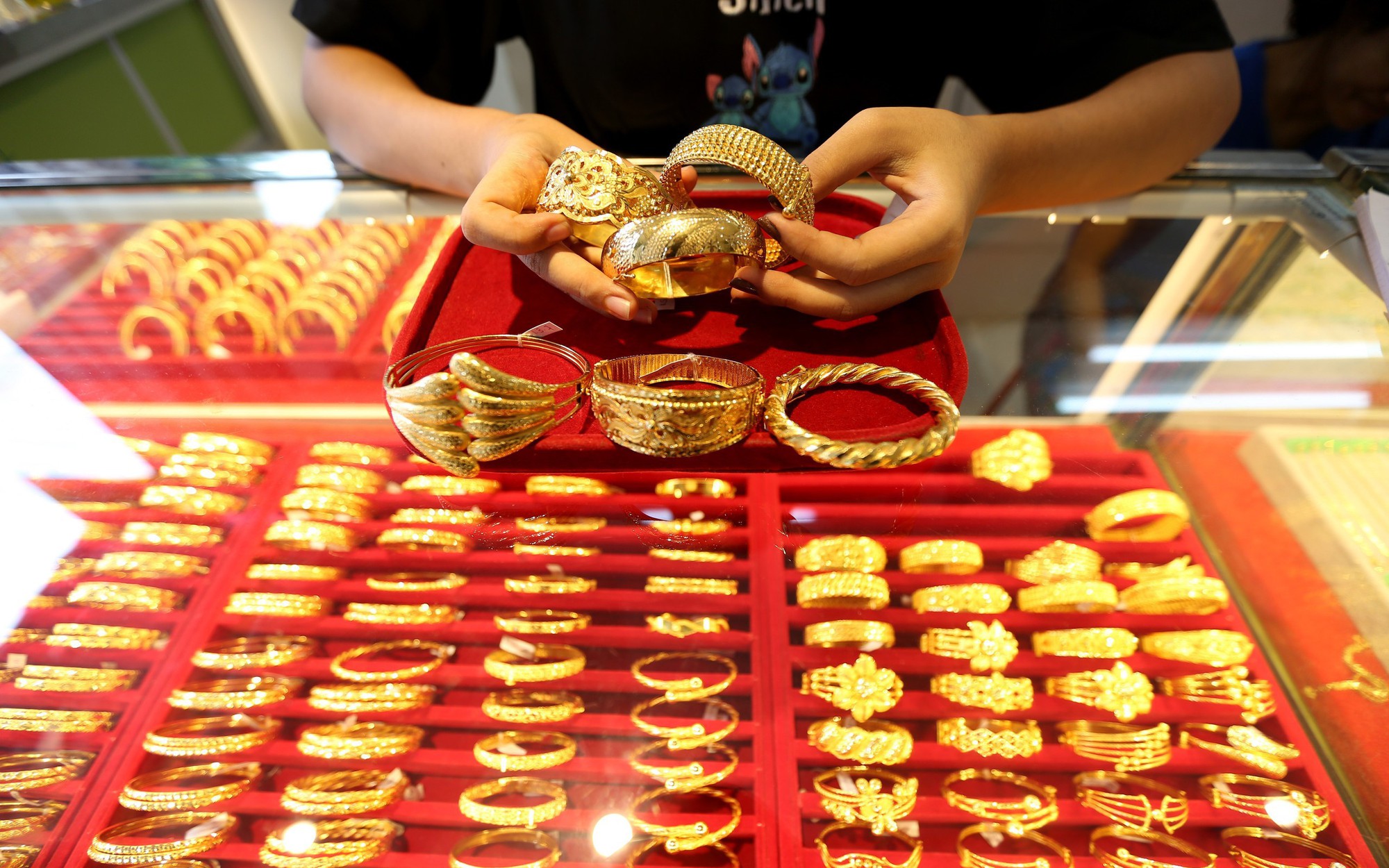 Giá vàng tuần từ 2-7/3: Trồi sụt theo căng thẳng Trung Đông và biến động đồng USD