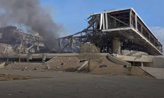 Nhà thi đấu 12.000 chỗ của Iran bị phá hủy hoàn toàn sau đợt không kích - Ảnh 1. Nhà thi đấu 12.000 chỗ của Iran bị phá hủy hoàn toàn sau đợt không kích - Ảnh 1.