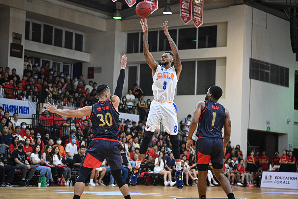 Bóng rổ và cái bắt tay của những ông lớn - Ảnh 1.