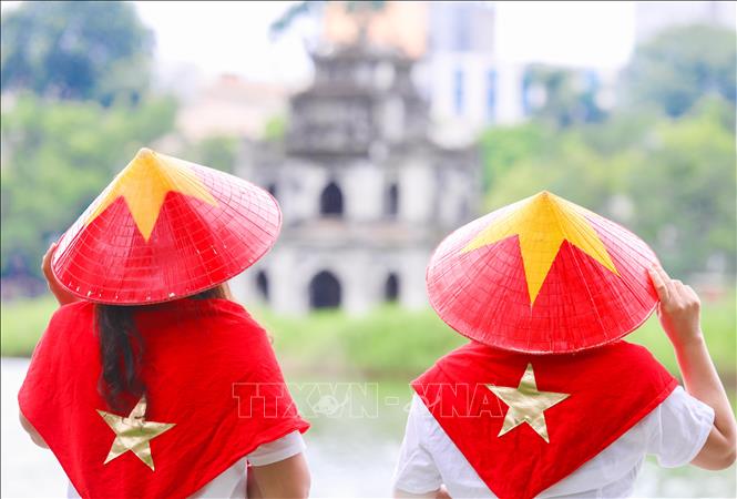 Thứ trưởng Nguyễn Mạnh Khương: Không nghỉ liền 9 ngày trong dịp nghỉ lễ Giỗ Tổ và 30/4, 1/5 theo đúng Bộ luật Lao động - Ảnh 1.