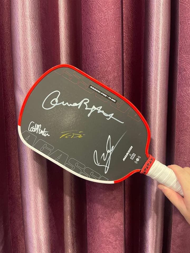 Xôn xao cây vợt pickleball có chữ ký ngôi sao PPA được rao bán với giá 66 triệu đồng - Ảnh 1.