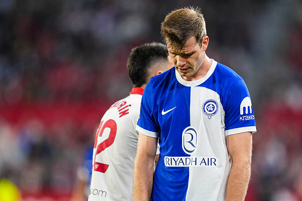 Atletico Madrid vừa thắng Barca 2-0 ở Champions League đã lập tức gây thất vọng khi để thua 1-2 trước Sevilla trên sân Sanchez Pizjuan ở vòng 31 La Liga.