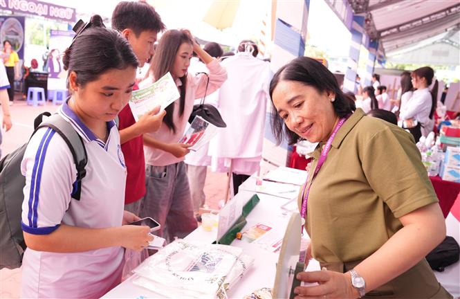 Tư vấn, định hướng nghề nghiệp giúp phát huy năng lực học sinh - Ảnh 2.