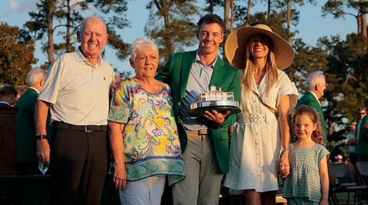 Rory McIlroy đăng quang tại Masters sau chiến thắng nghẹt thở - Ảnh 3.