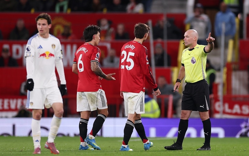 Lisandro Martinez bị đuổi, MU lần đầu thua Leeds ở Old Trafford sau 45 năm