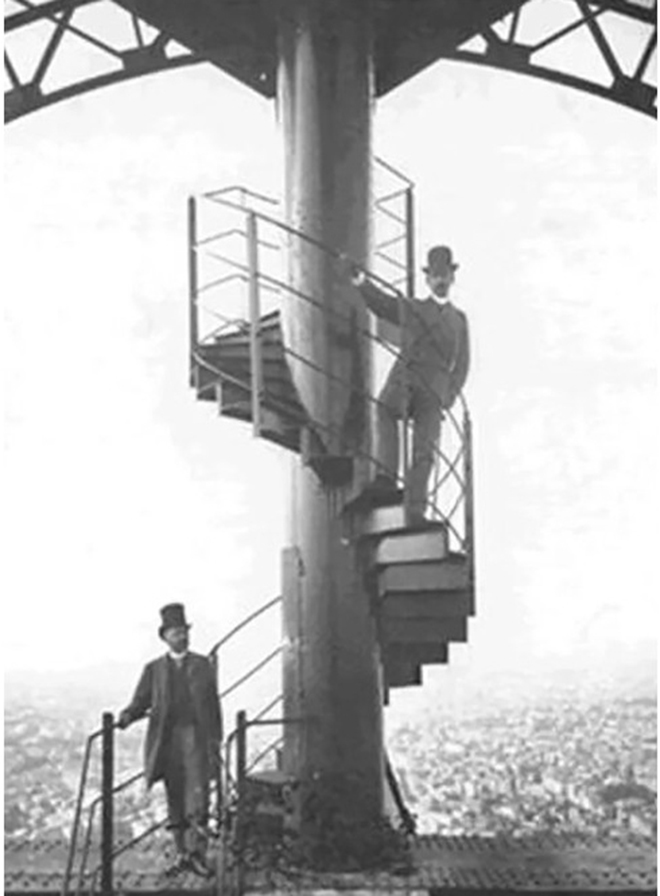 Cầu thang Tháp Eiffel lên sàn đấu giá, hứa hẹn lập kỷ lục mới - Ảnh 1.