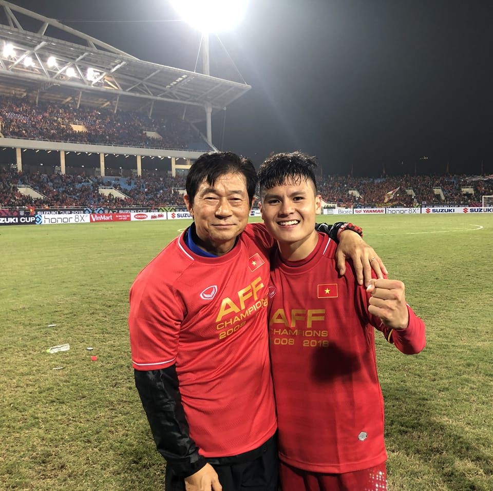 Tin nóng bóng đá Việt hôm nay 16/4: HLV Bae Ji Won dẫn dắt CLB Ninh Bình; Đình Bắc muốn ra nước ngoài thi đấu - Ảnh 1.