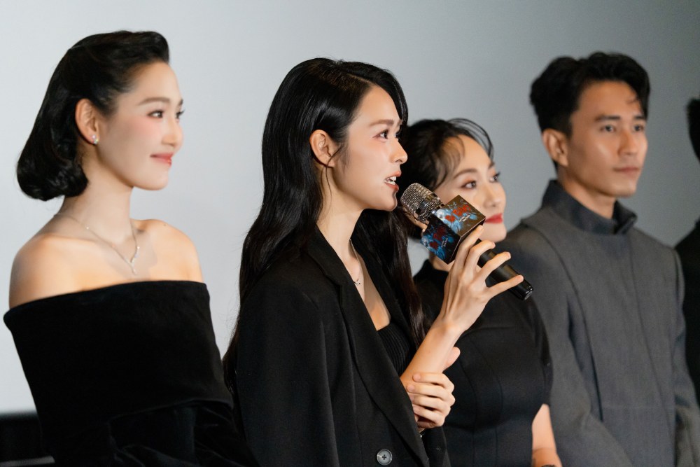 Ê-kíp phim “Phí Phông” kể chuyện sao nhí Thái Lan xin mẹ đóng cảnh tâm linh - Ảnh 4.