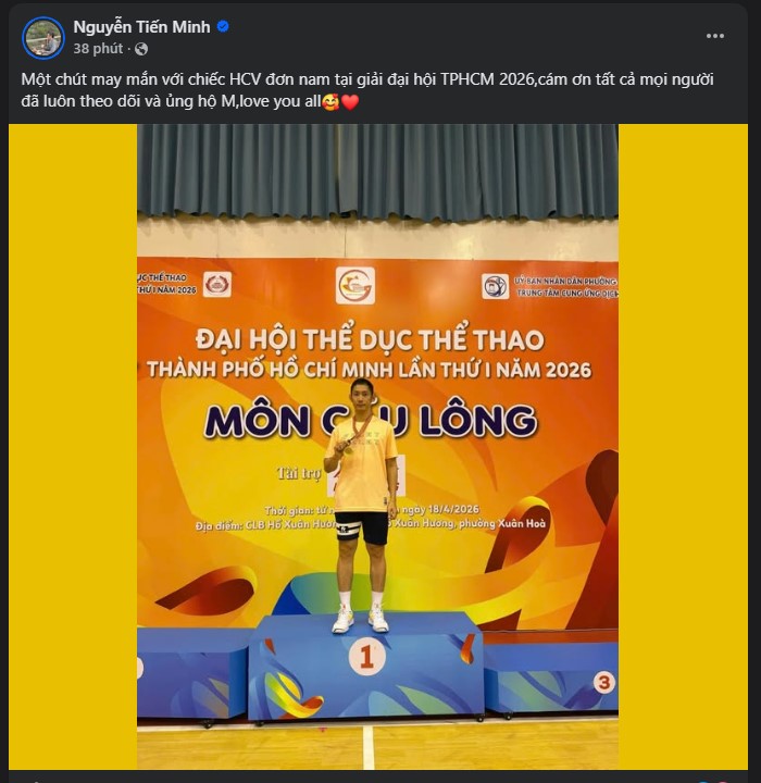 Tay vợt Nguyễn Tiến Minh vô địch cầu lông ở tuổi 43 sau khi đối thủ bỏ cuộc - Ảnh 1.